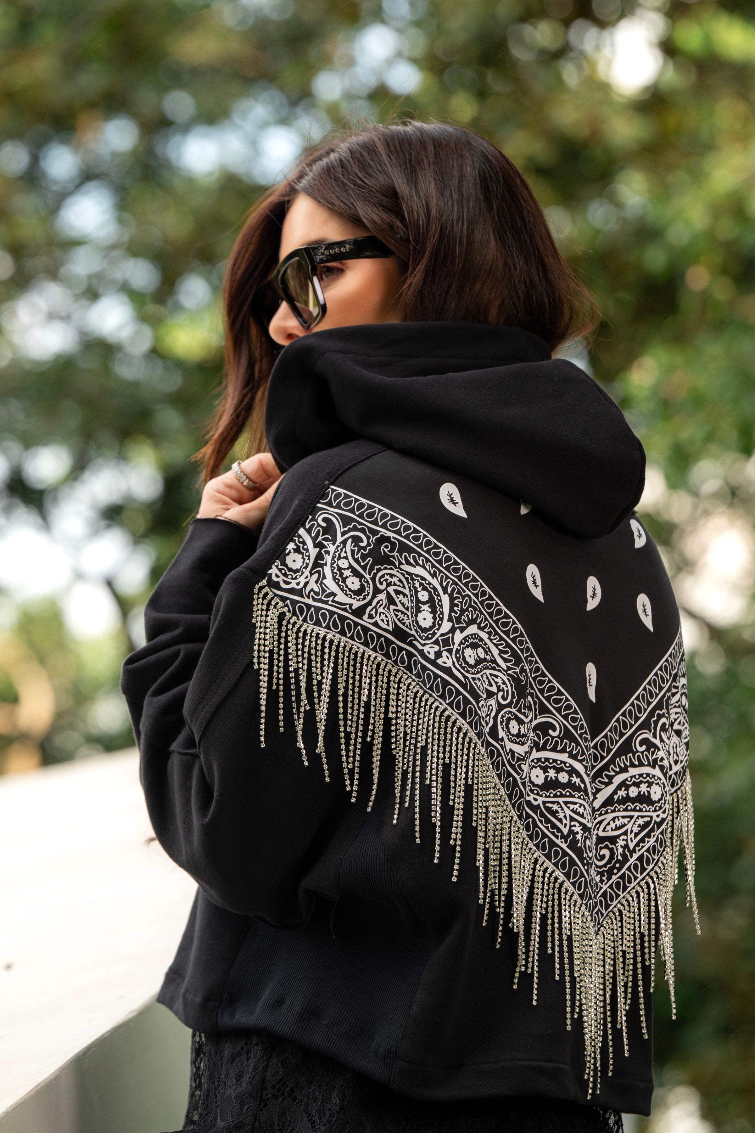 Conjunto Moletom de Capuz Bandana Costas com Strass
