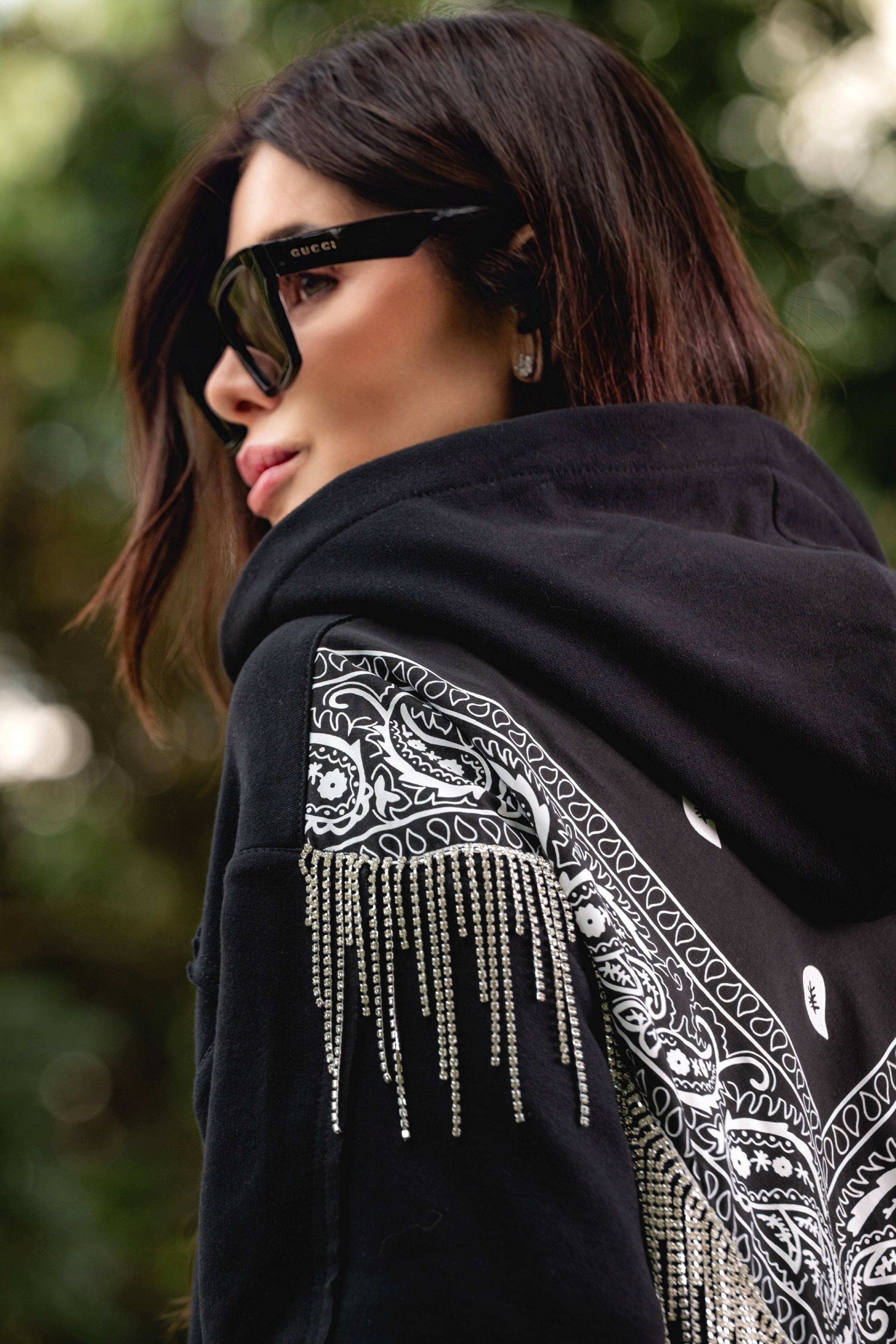 Conjunto Moletom de Capuz Bandana Costas com Strass