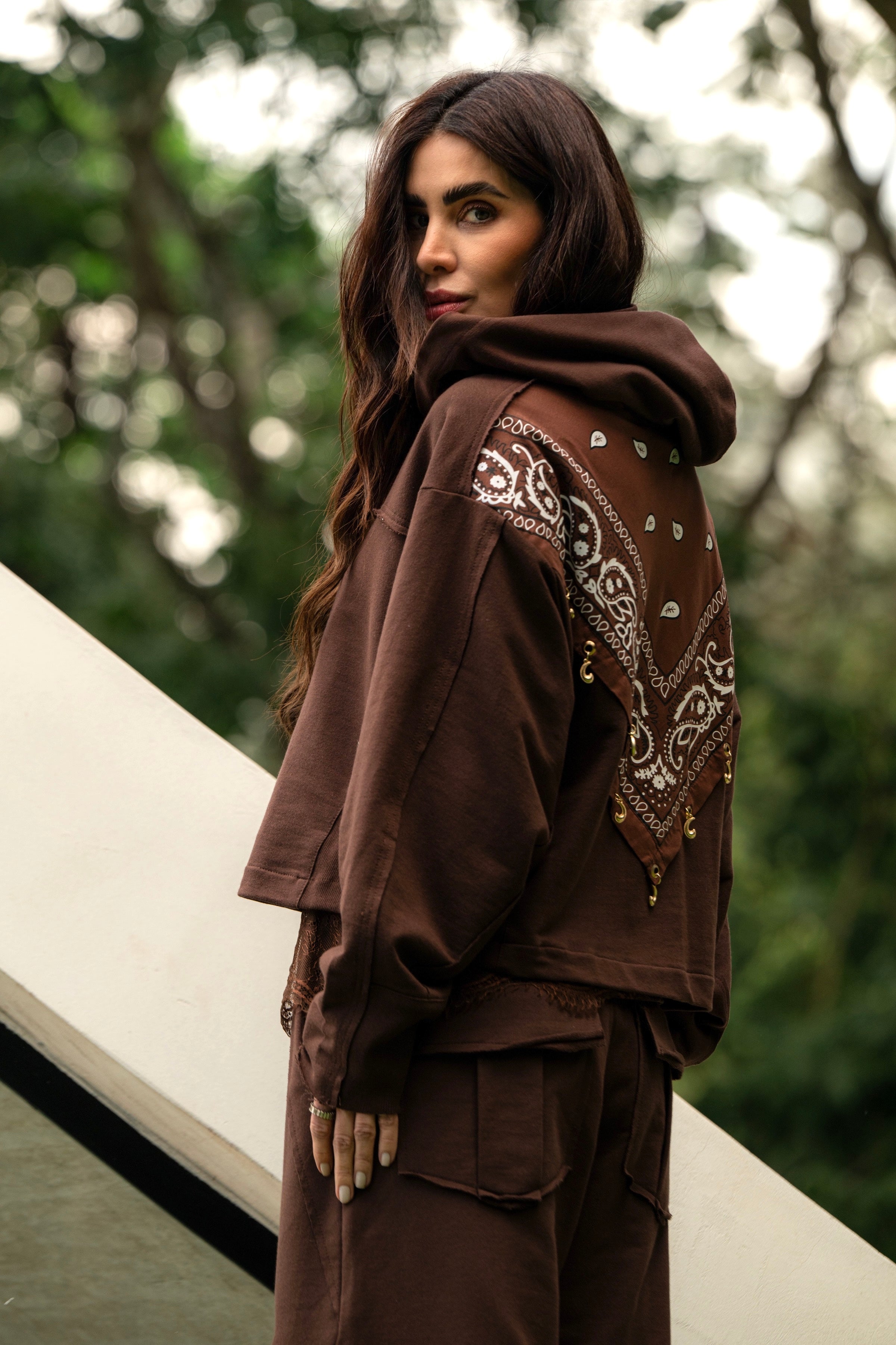 Conjunto Moletom de Capuz Bandana Costas com Berloques
