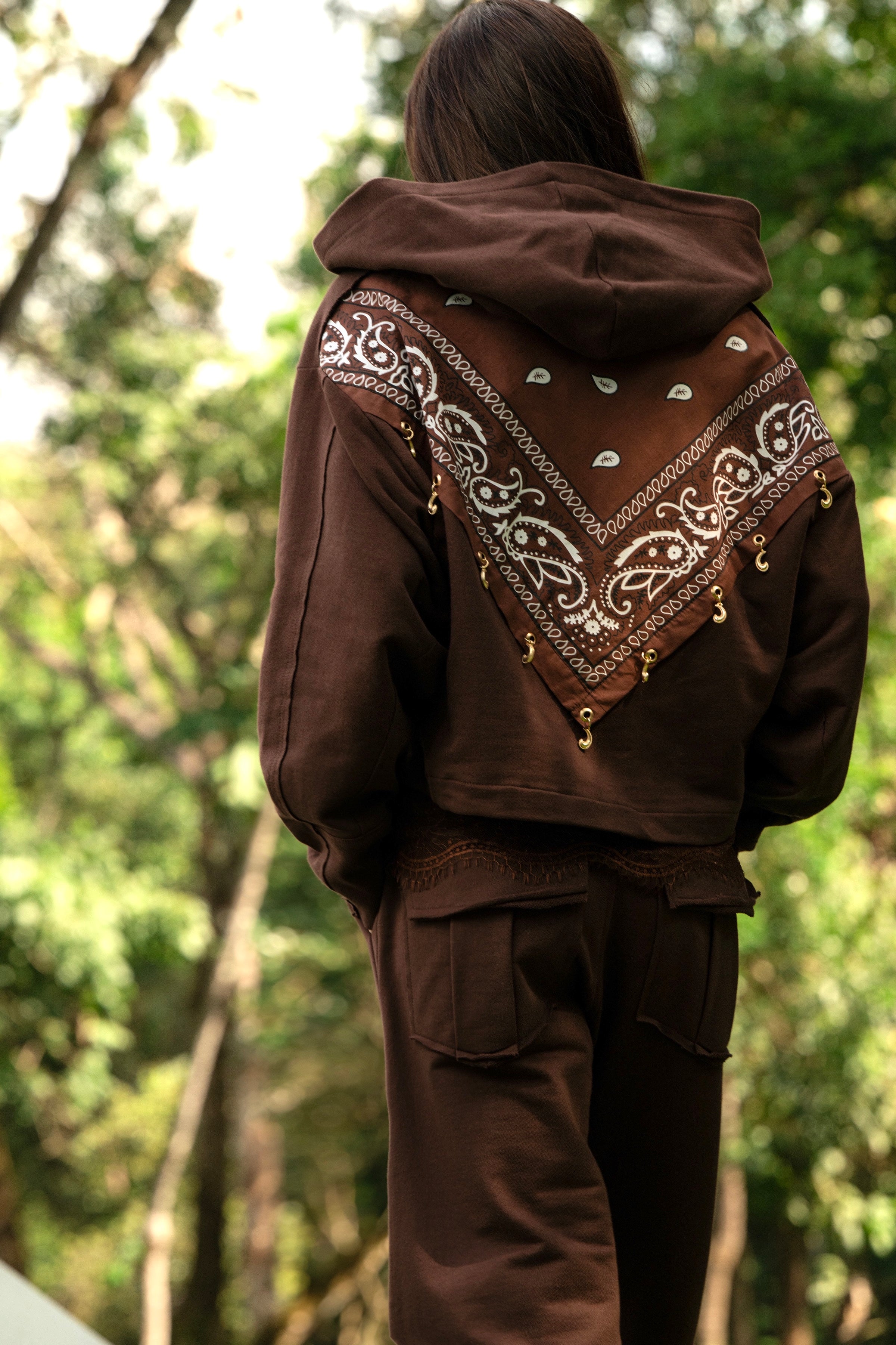 Conjunto Moletom de Capuz Bandana Costas com Berloques