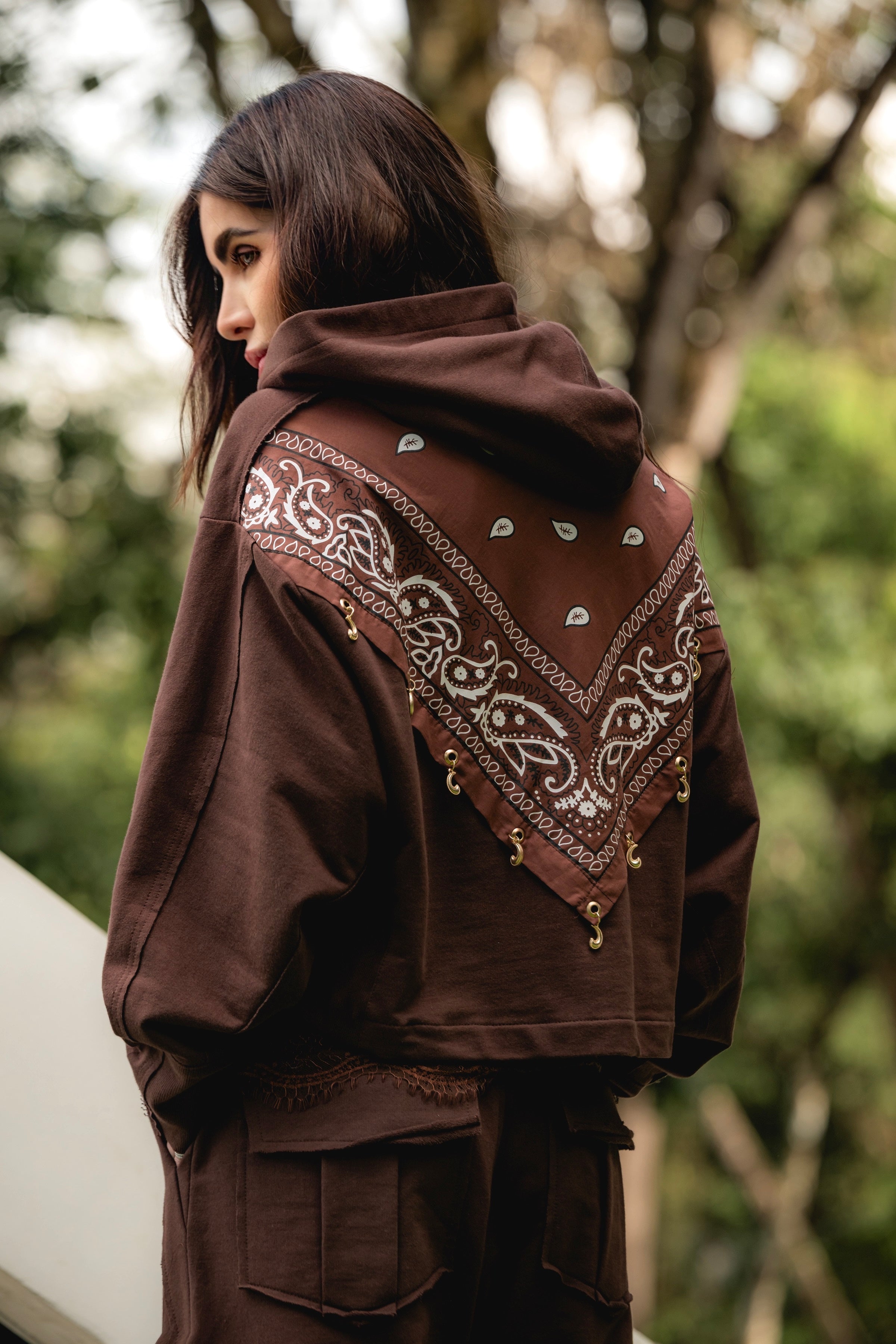 Conjunto Moletom de Capuz Bandana Costas com Berloques