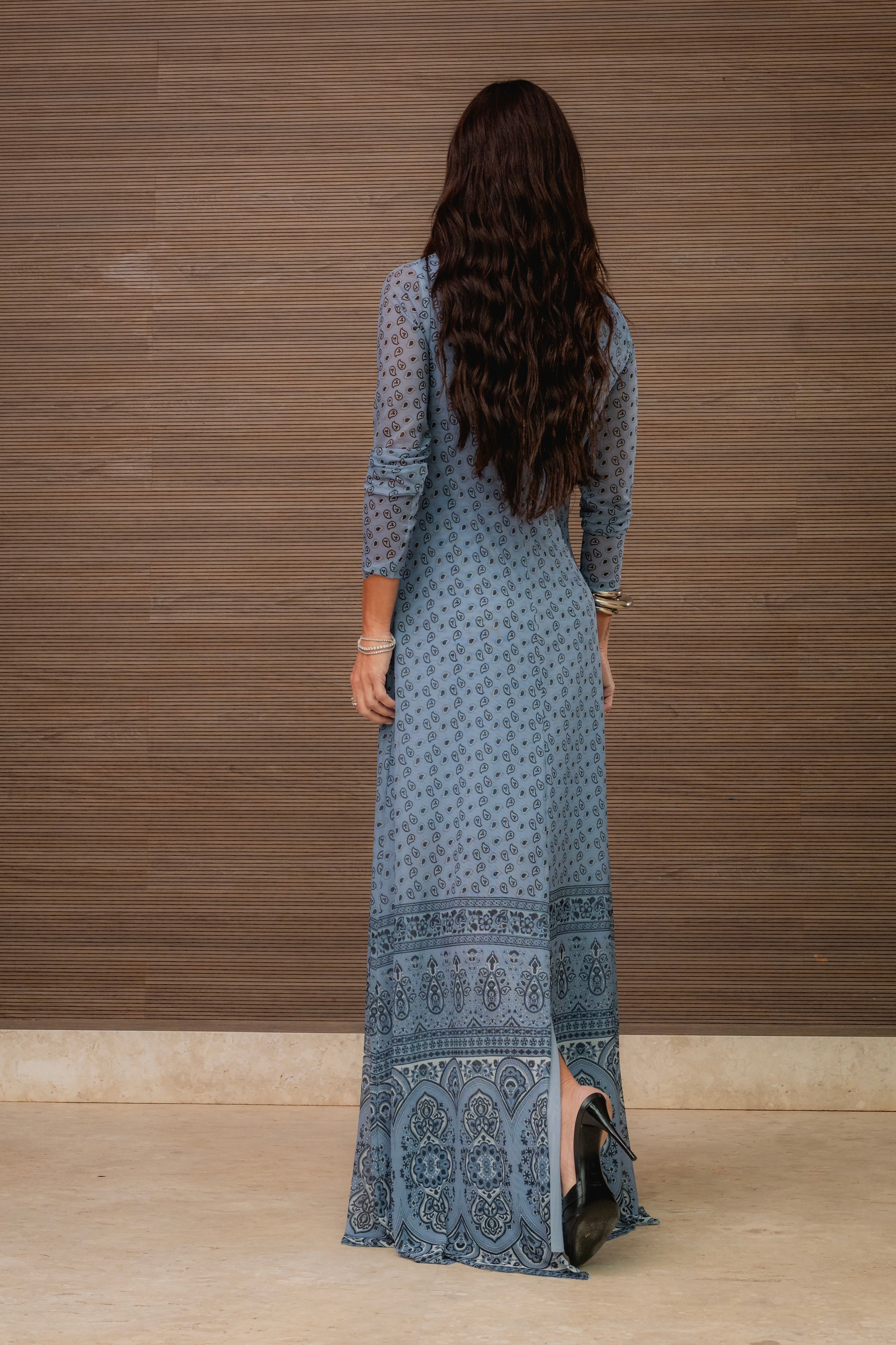 Vestido em Tule Manga Longa com Estampa Exclusiva