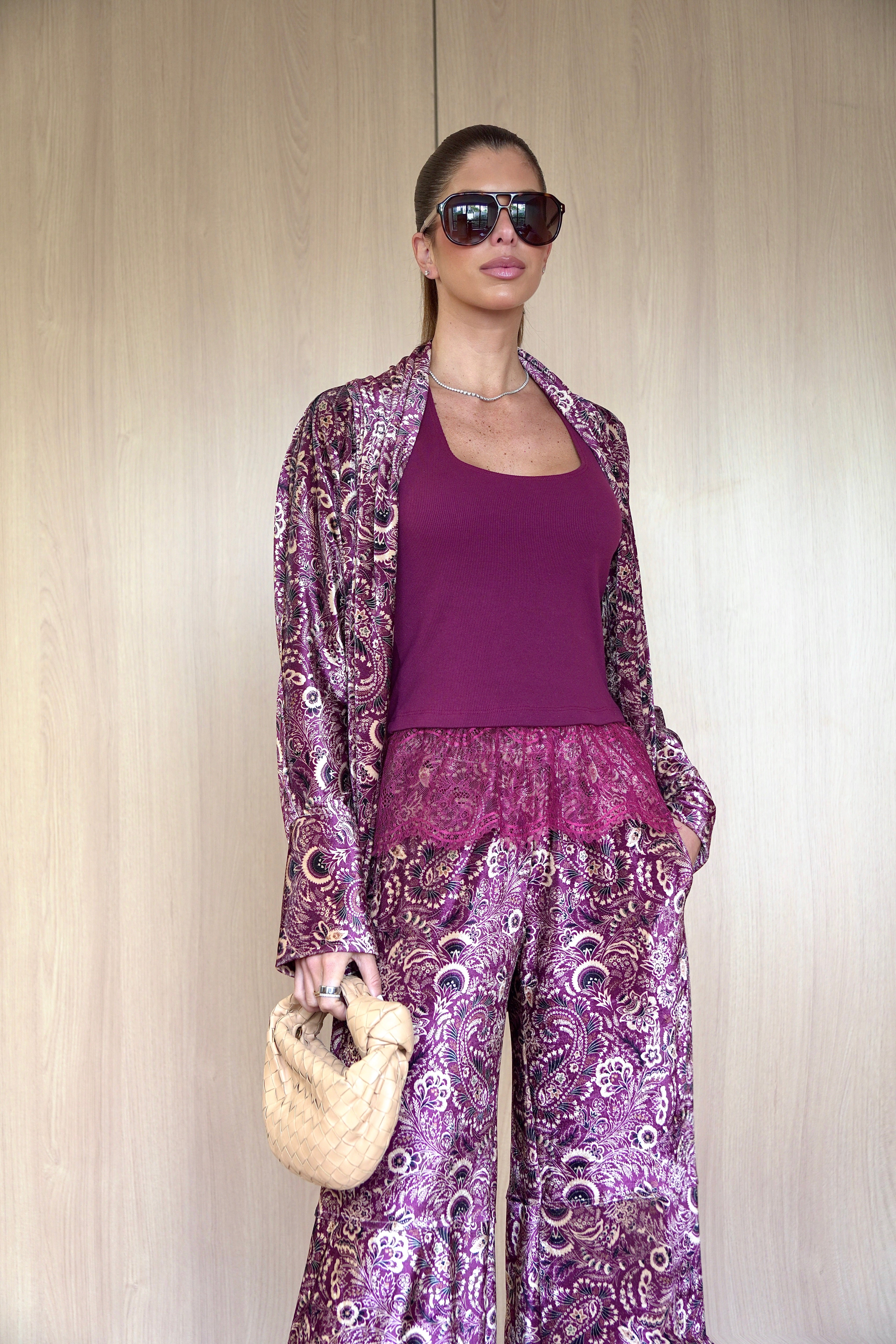 Conjunto Kimono e Pantalona de Veludo com Estampa Paisley