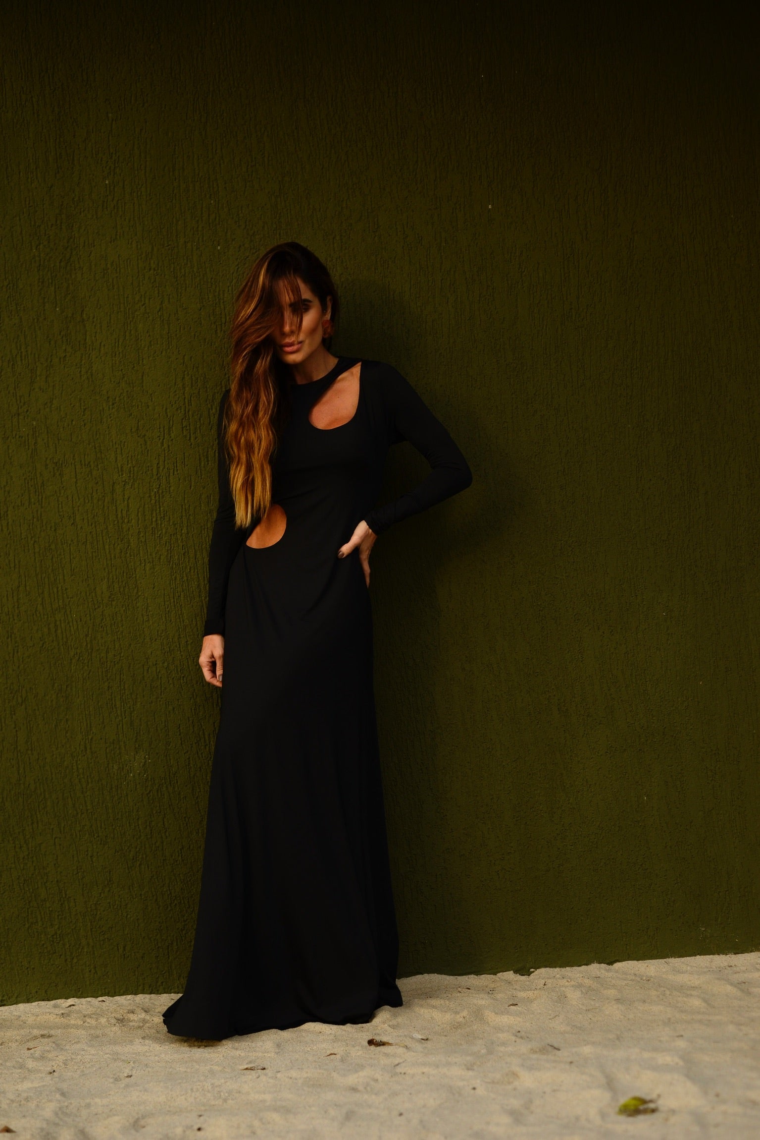 Vestido Malha Fria Manga Longa Com Aberturas