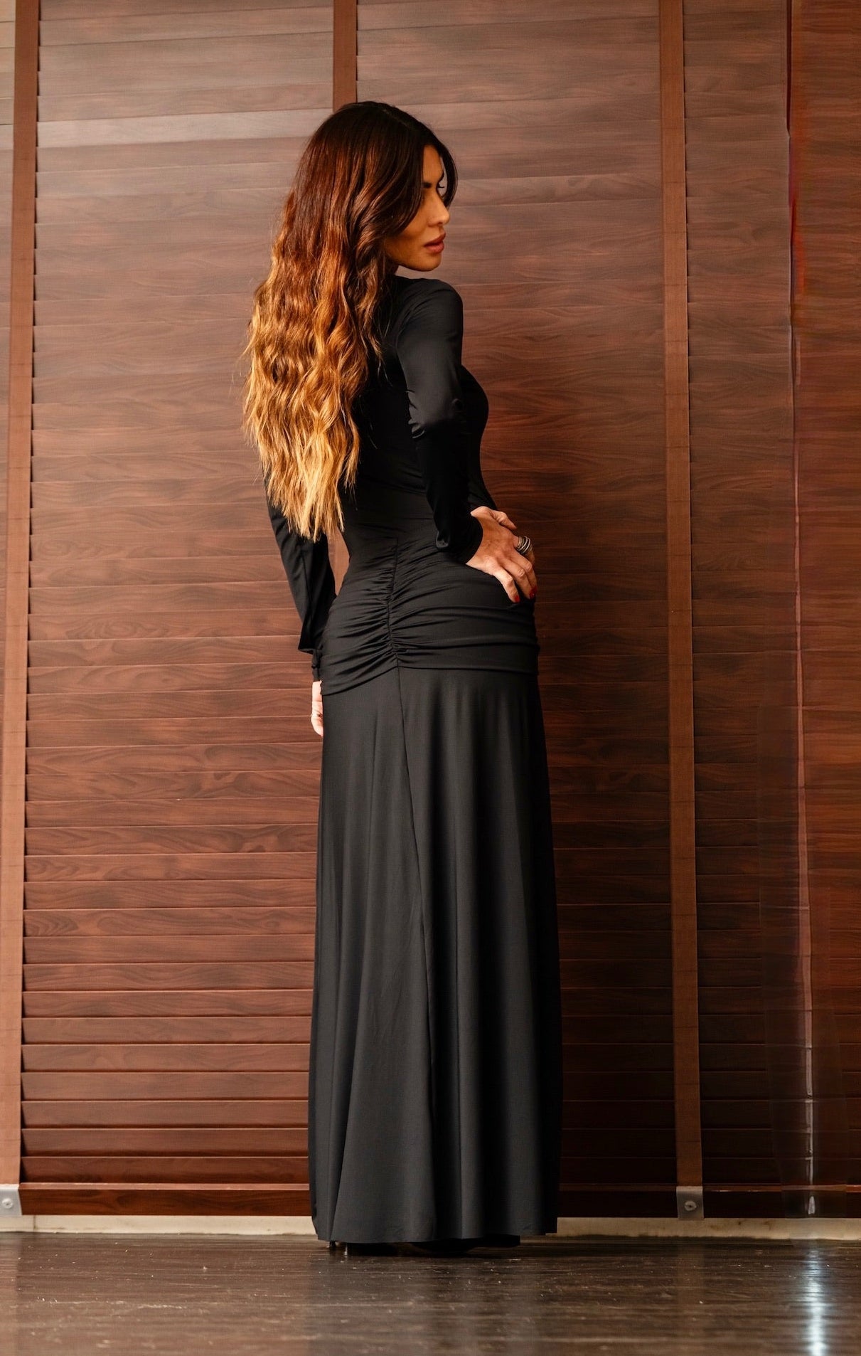 Vestido Manga Longa Malha Fria Com Faixa E Fivela