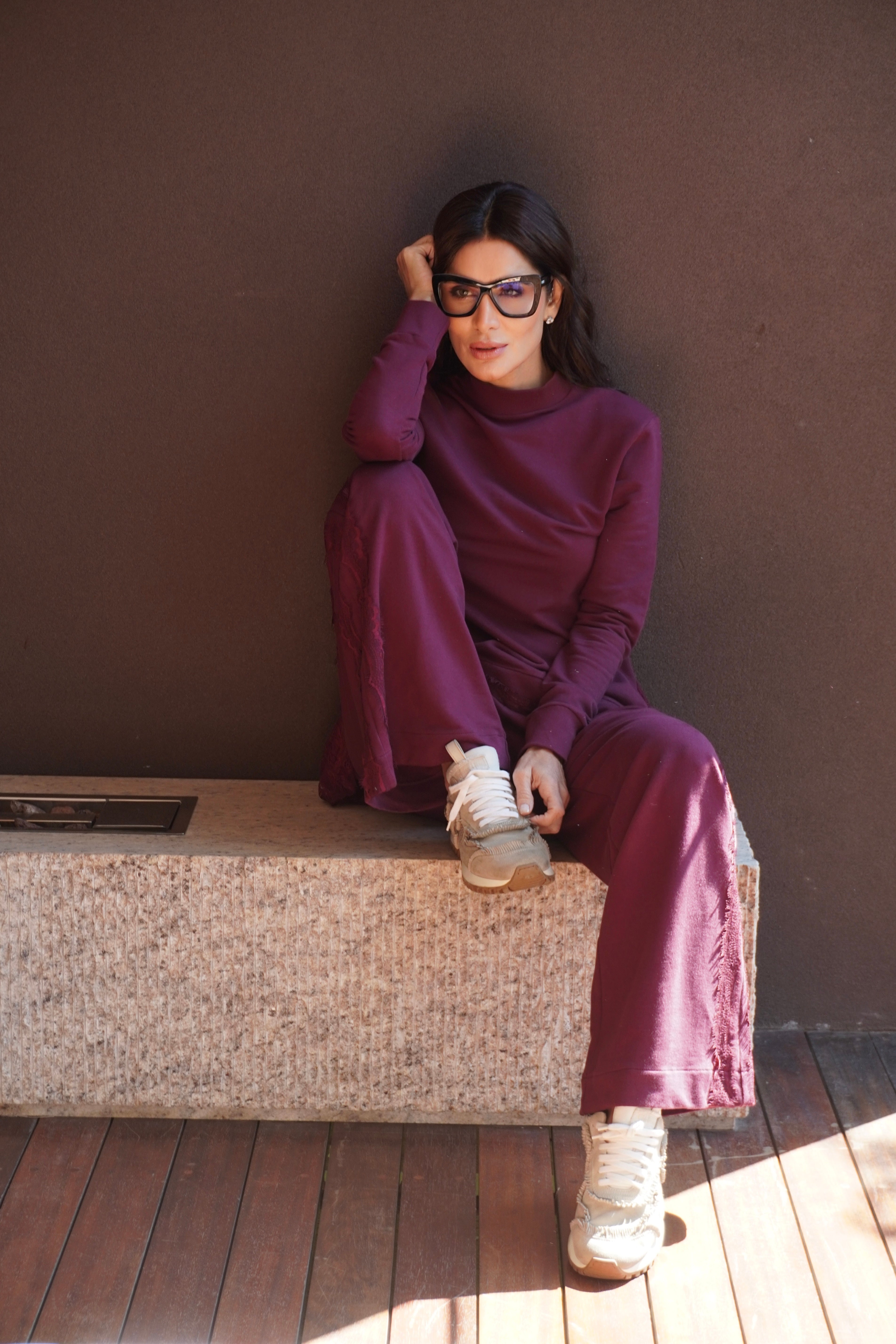 Conjunto Moletom Calça Pantalona e Detalhes em Renda