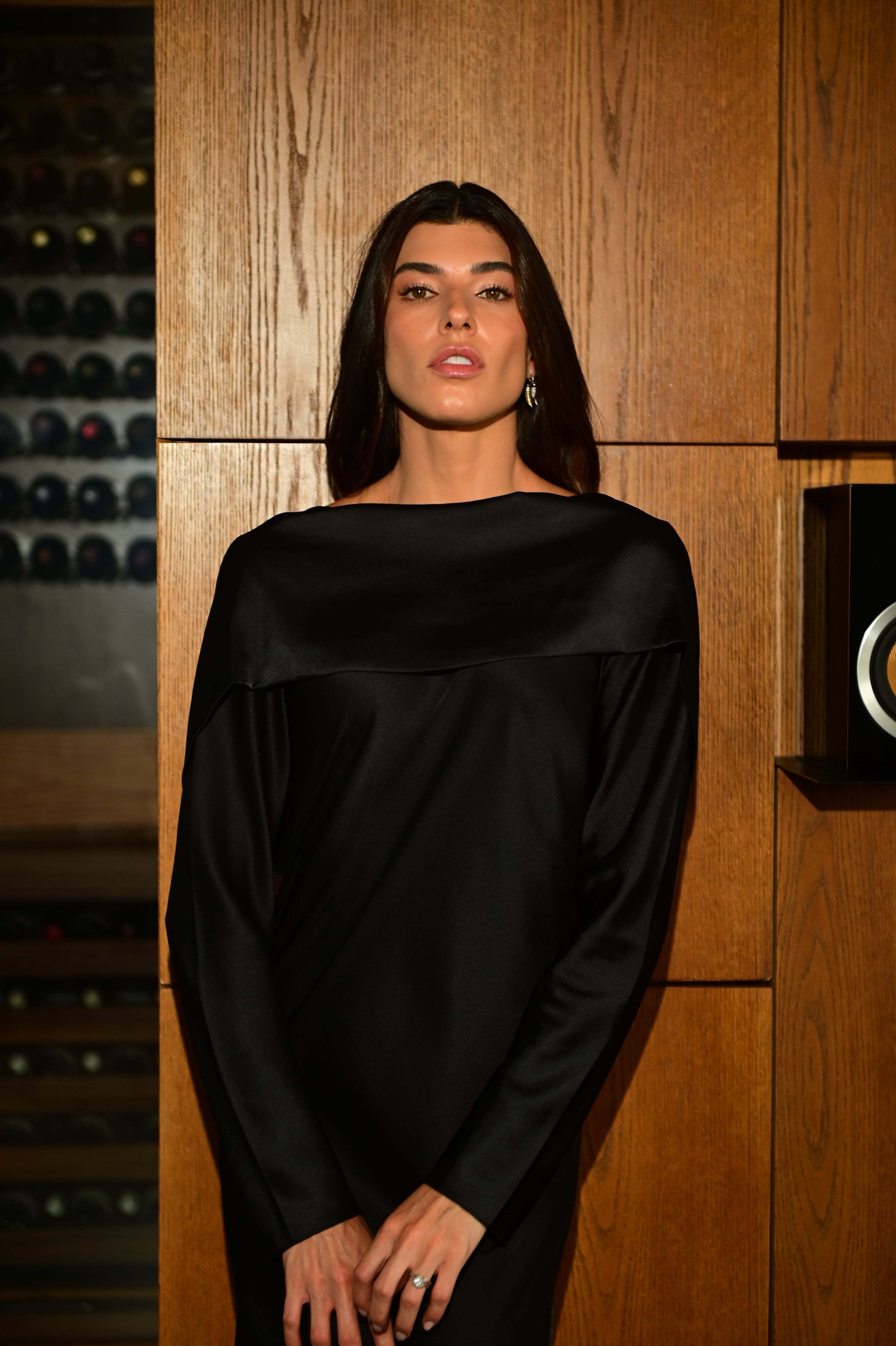 Vestido Em Cetim De Seda Com Costas Abertas Manga Longa