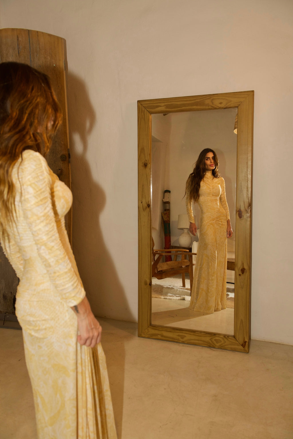 Vestido De Tule Franzido Cashmere Manga Longa