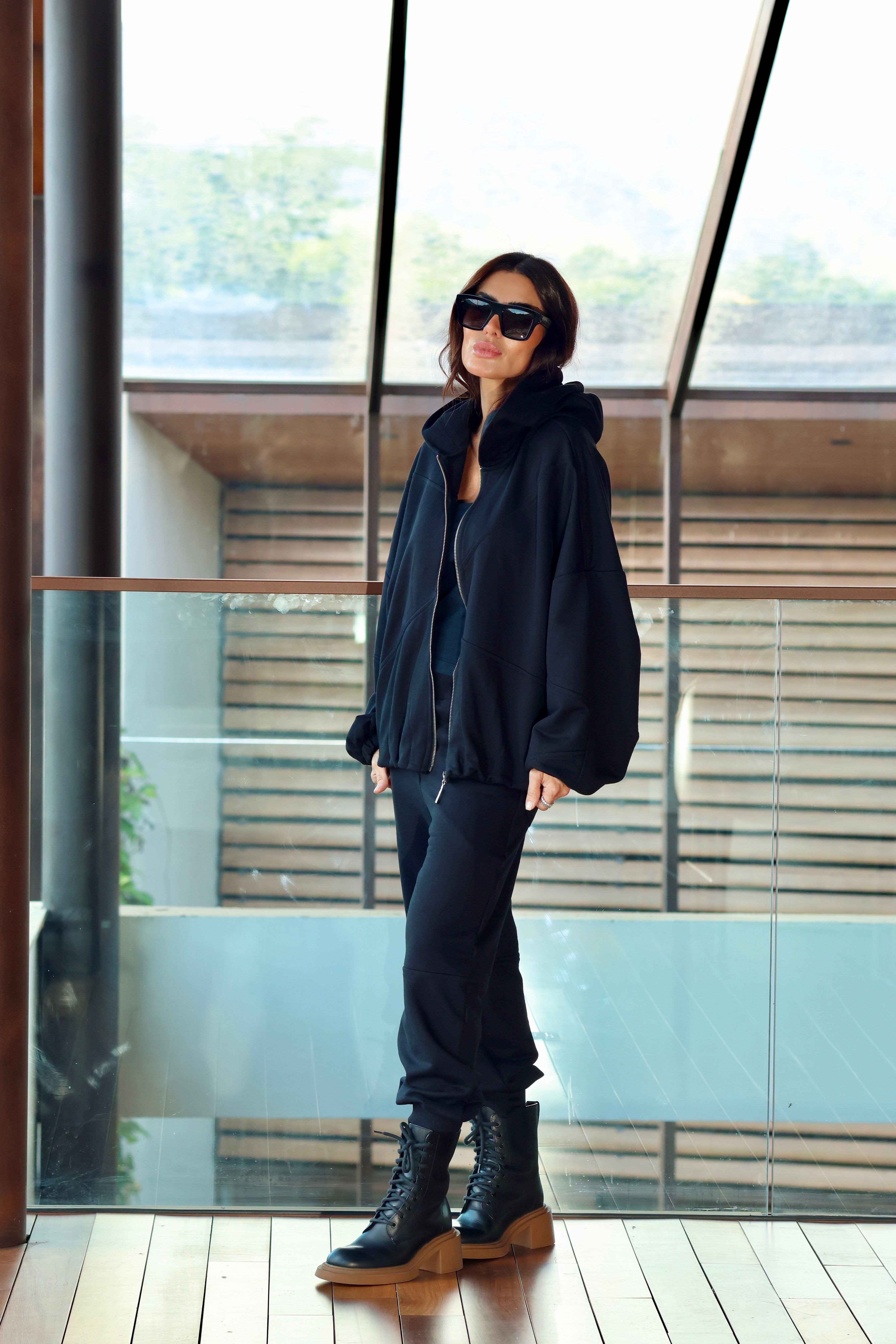 Conjunto Moletom Oversized com Recortes