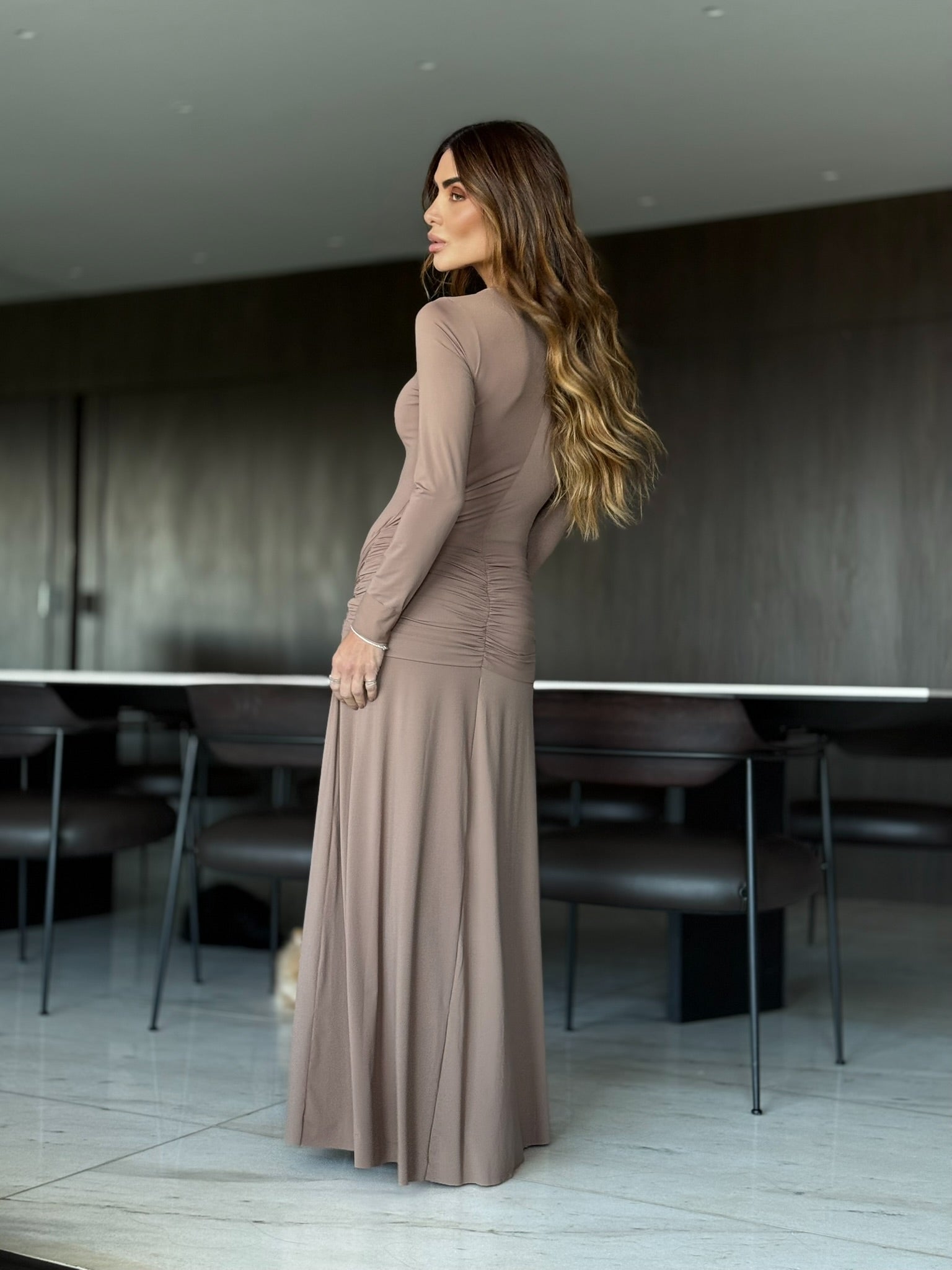 Vestido Manga Longa Malha Fria Com Faixa E Fivela