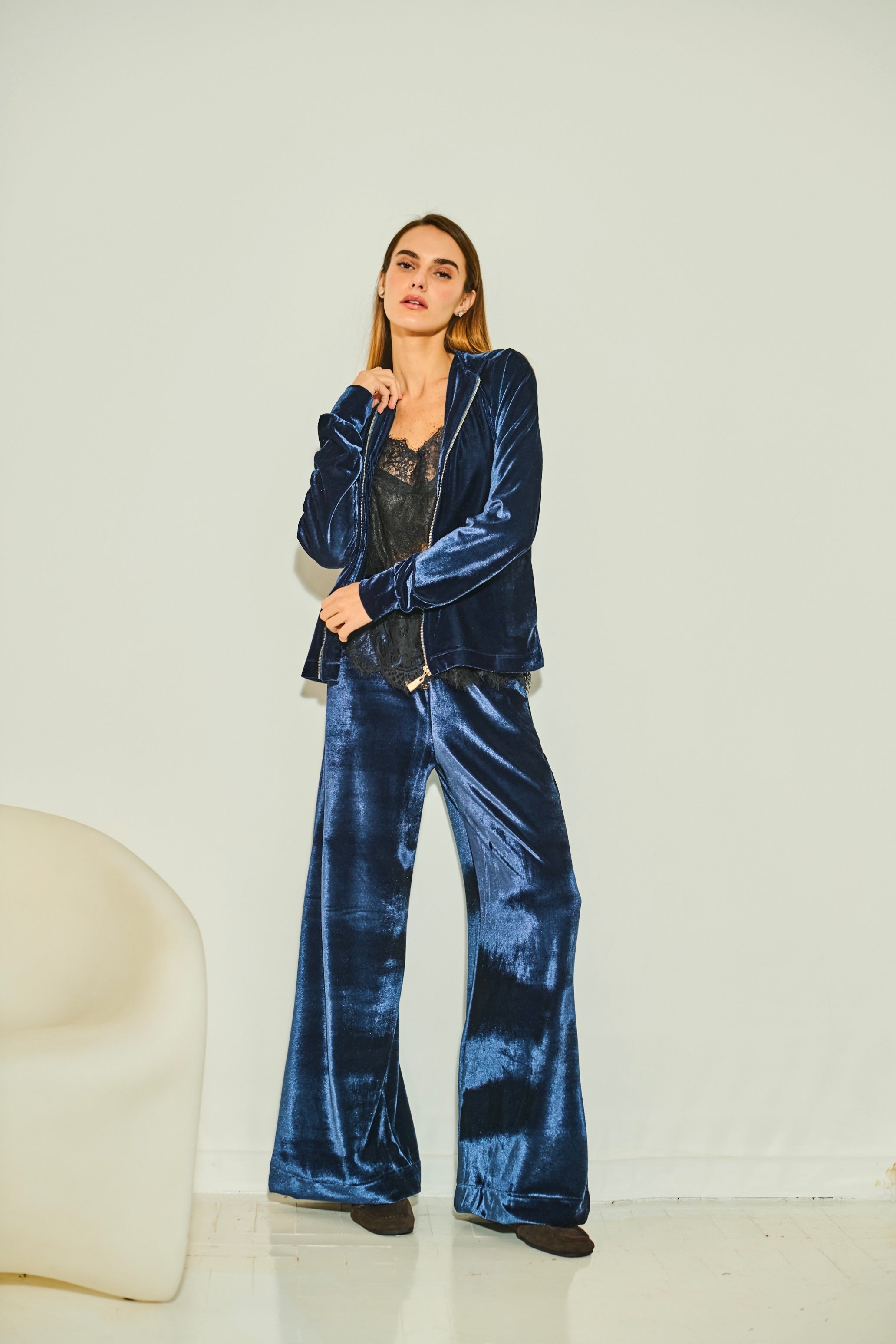 Conjunto em Veludo com Capuz