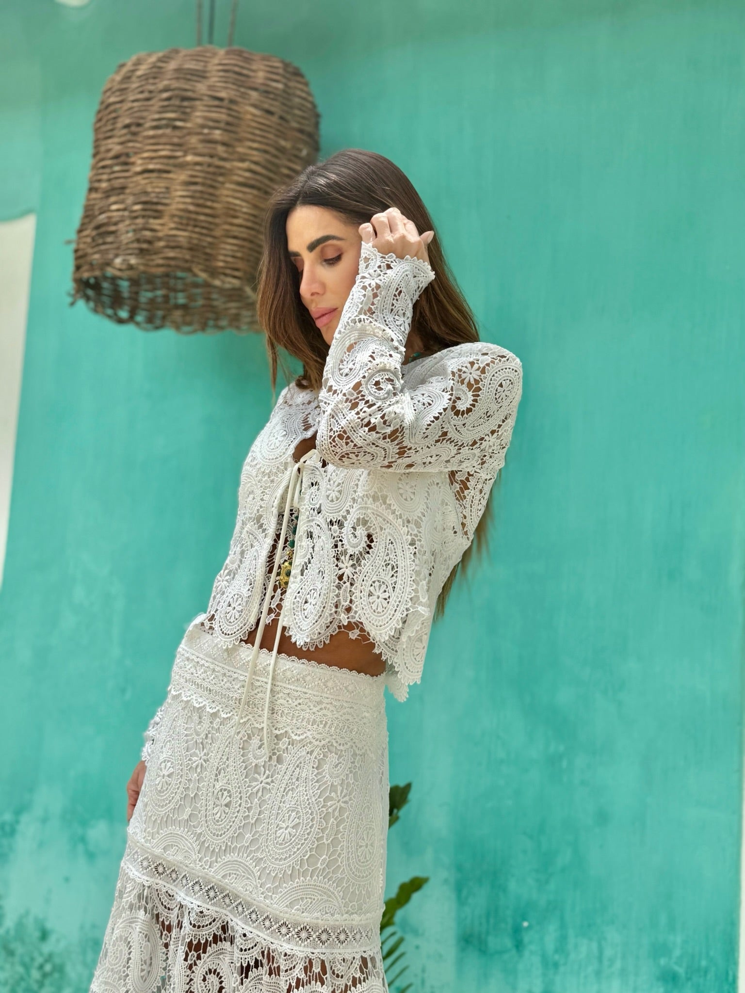 Saia E Top De Renda Com Entremeios