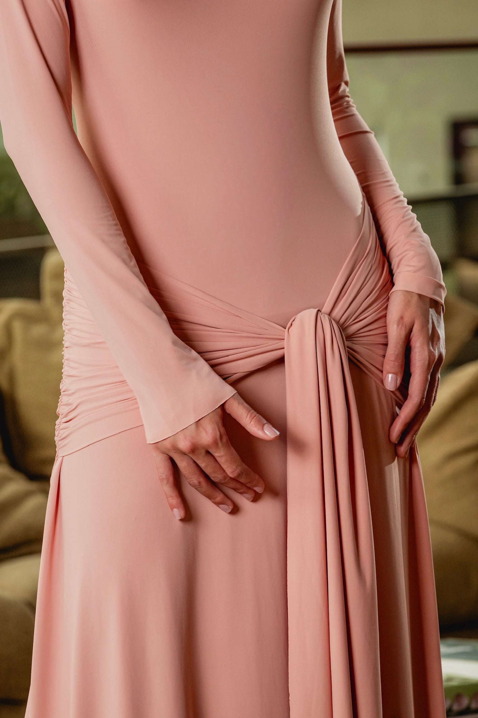 Vestido Manga Longa Malha Fria Com Faixa E Fivela