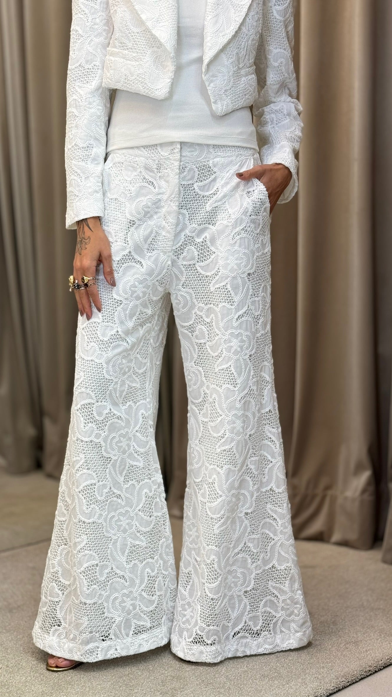 Conjunto De Calça Pantalona E Blazer Em Laise