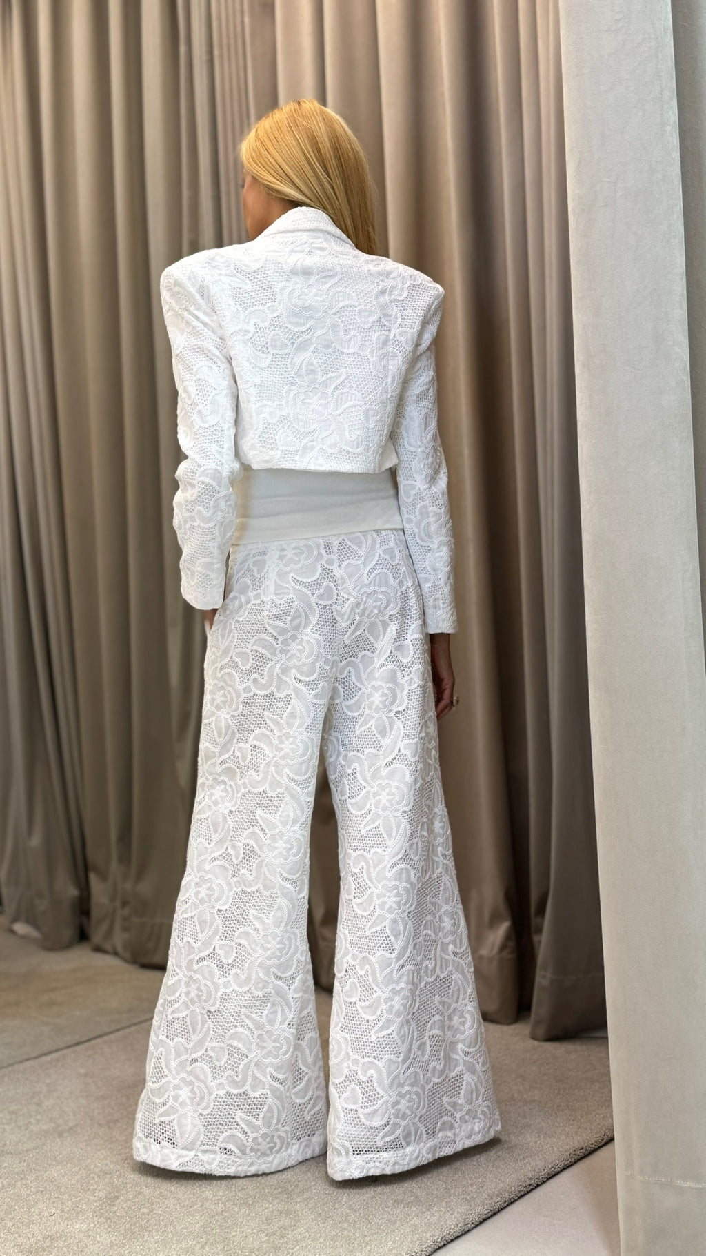 Conjunto De Calça Pantalona E Blazer Em Laise