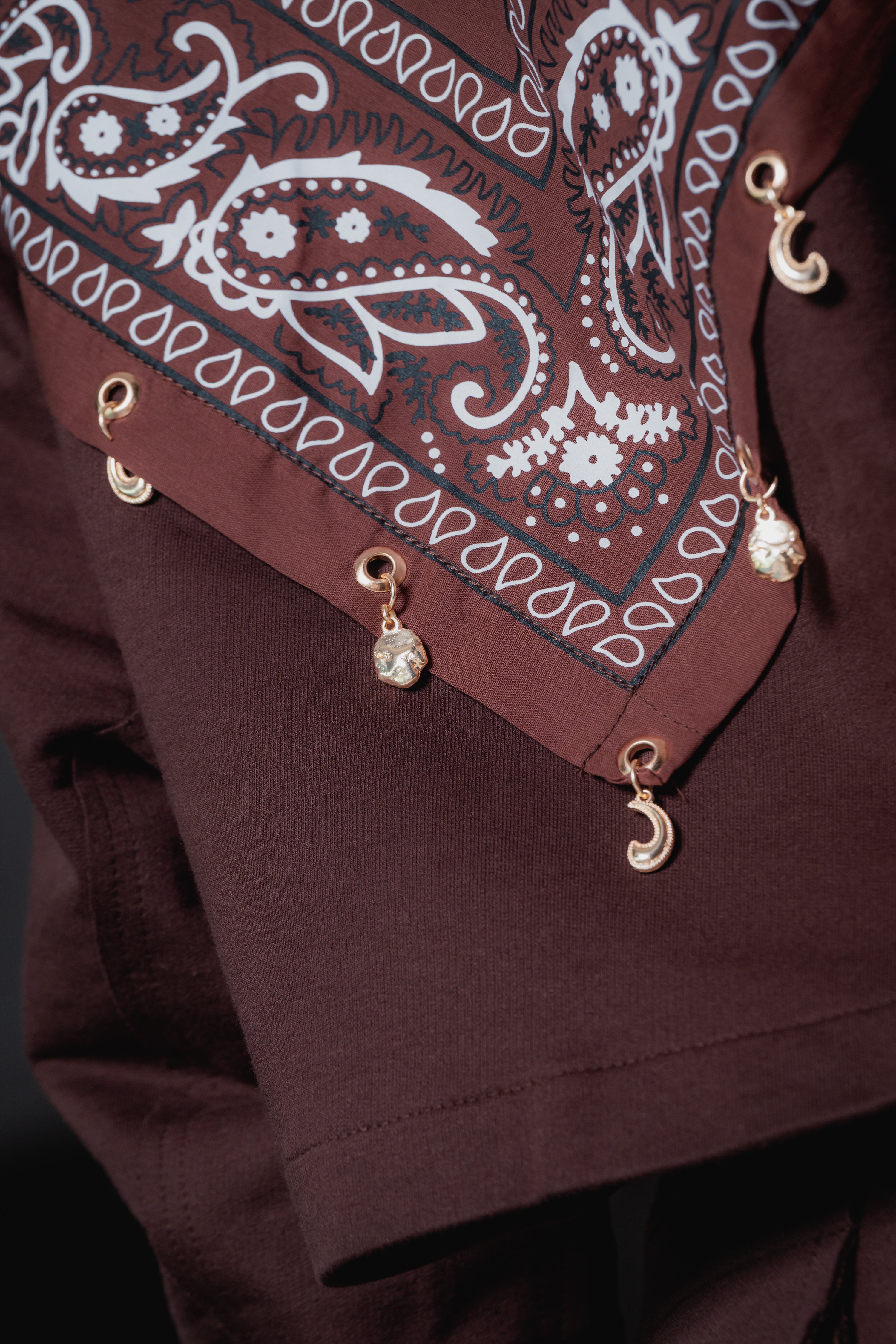 Conjunto Moletom de Capuz Bandana Costas com Berloques