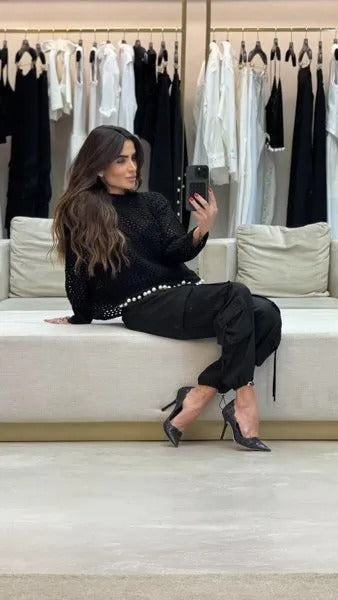 Calça De Crepe Com Regulagem Na Perna E Bolsos