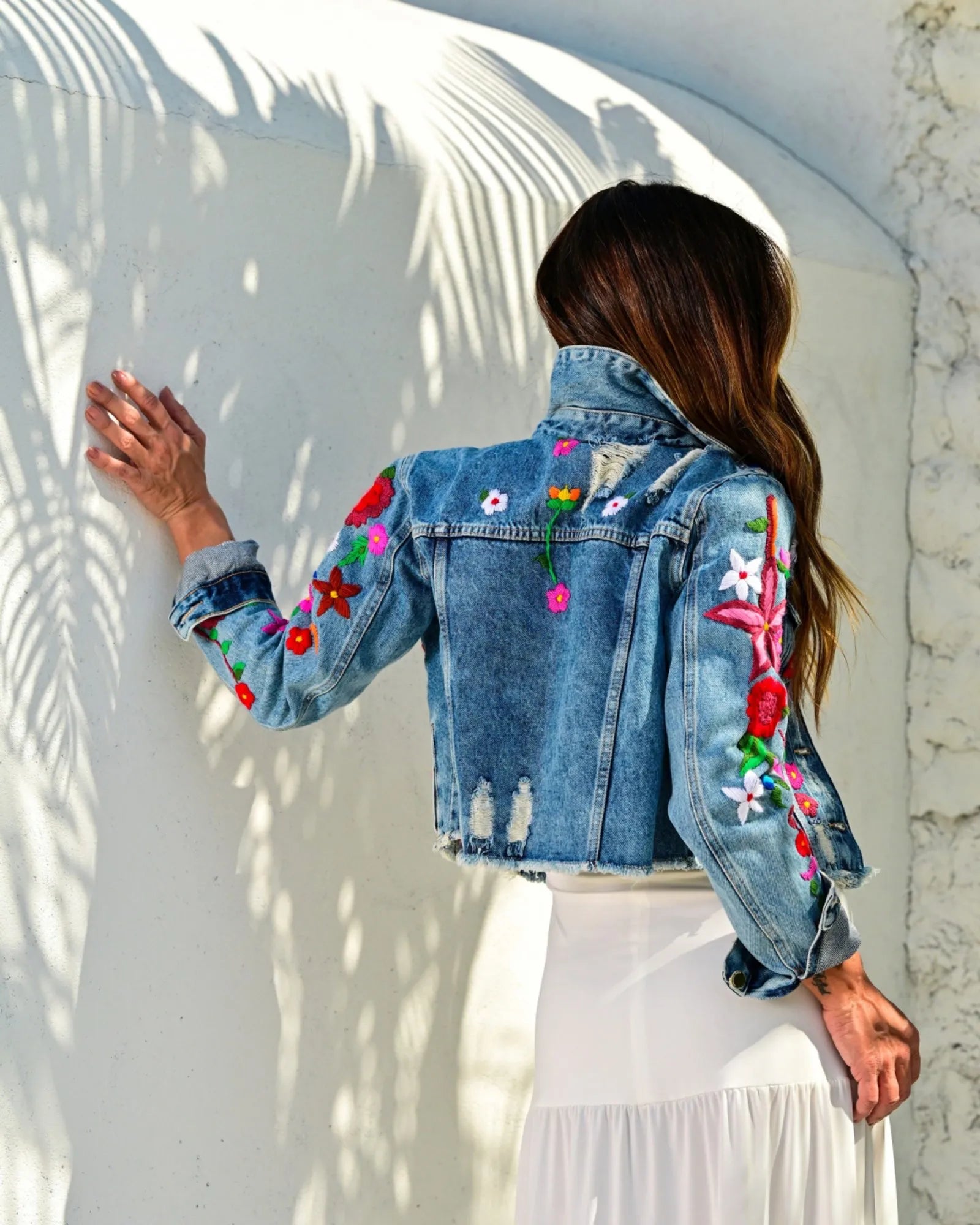 Jaqueta Bordada Flores Linha Vermelha JEANS ESCURO