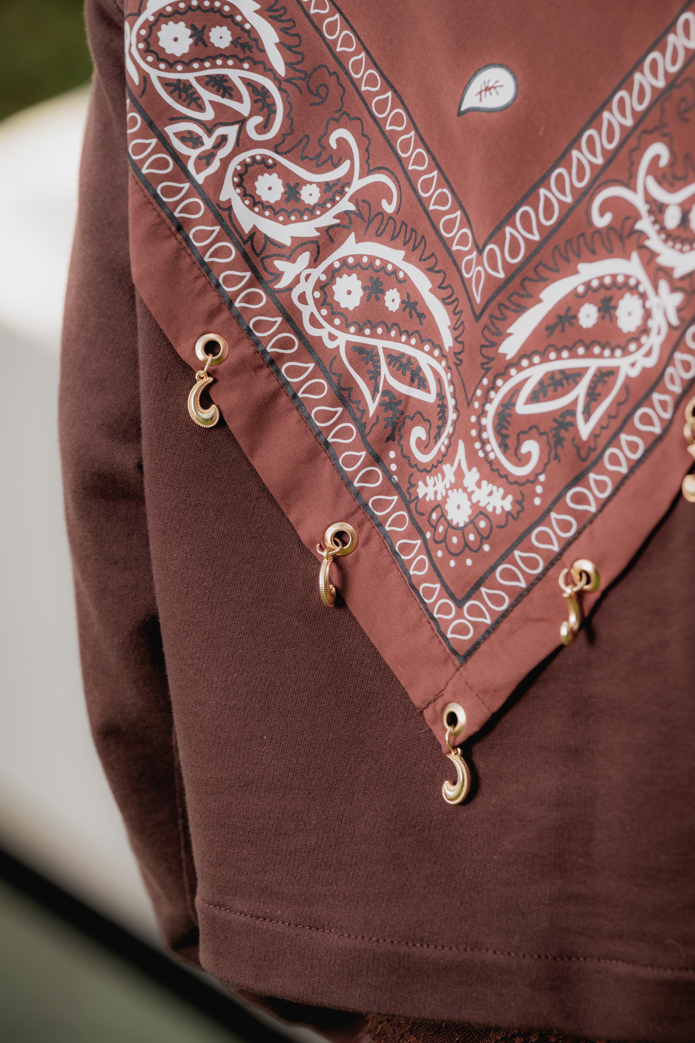 Conjunto Moletom de Capuz Bandana Costas com Berloques
