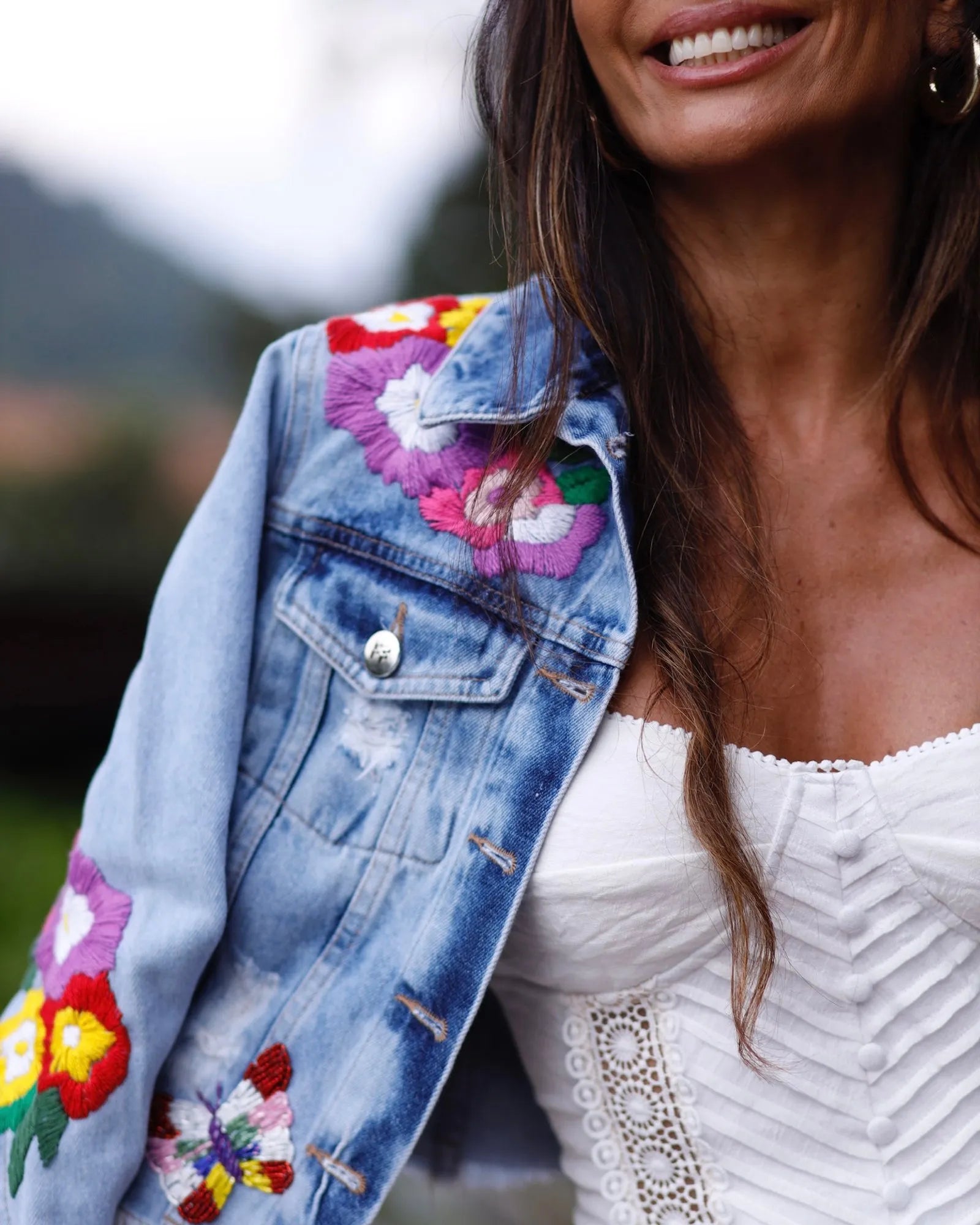 Jaqueta Bordada Borboleta Em Linha E Pedrarias JEANS CLARO