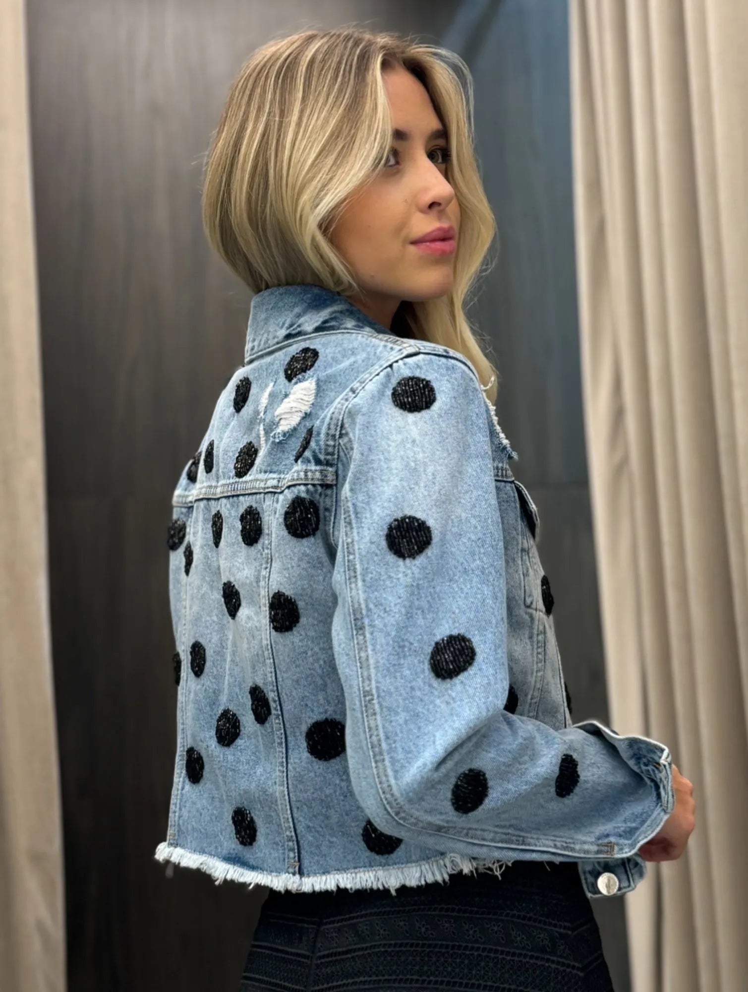 Jaqueta Jeans Bordada Em Mini Poás