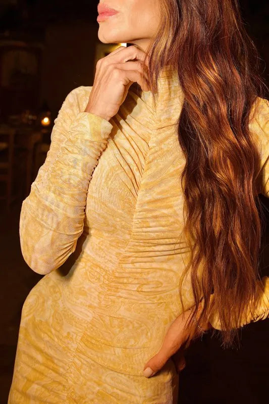 Vestido Longo Franzido Em Tule Manga Longa