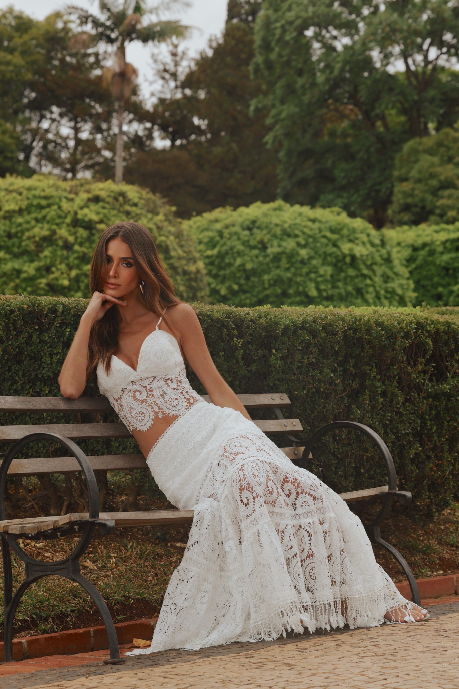 Saia E Top De Renda Com Entremeios