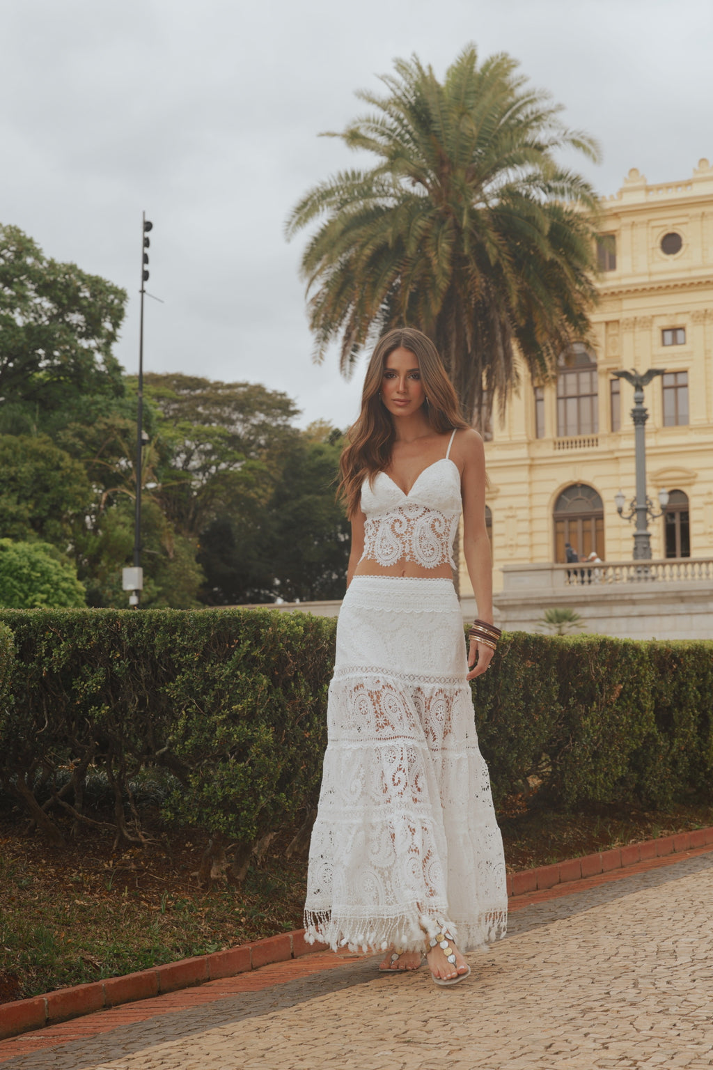 Saia E Top De Renda Com Entremeios