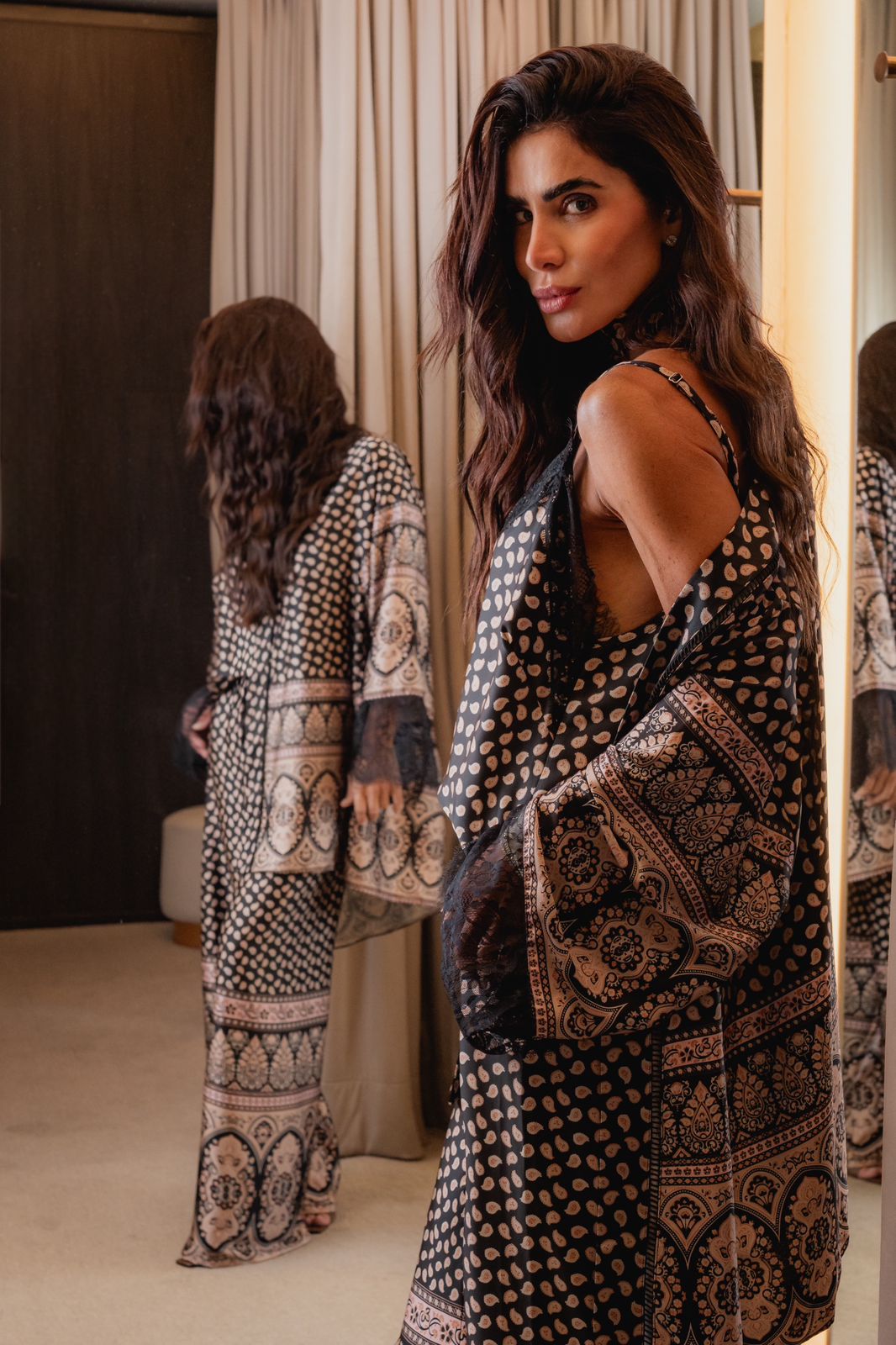 Kimono calça e regata em Cetim de Seda com estampa exclusiva